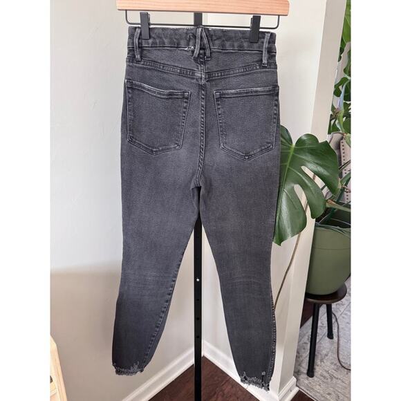 Good American Good Curve Crop Skinny Jeans - Picture 6 of 7